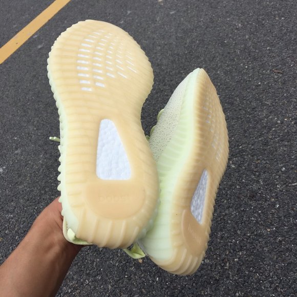 Athletic_Shoes